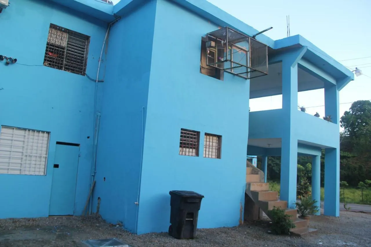 Luiggi Hostel 拉斯特拉纳斯